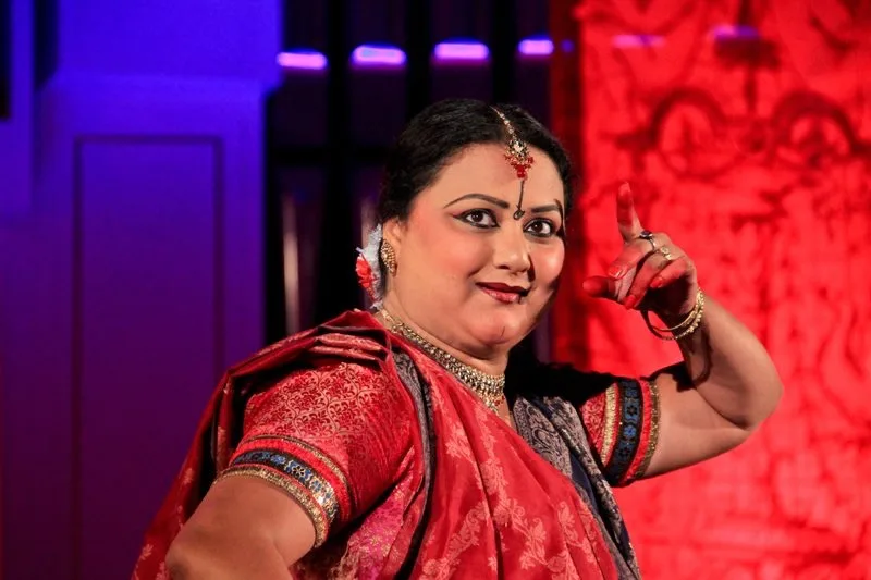 Portret Alaknanda Dasgupta — tancerka, mistrzyni kathak, nauczycielka współpracujący z Fundacją ARDENTE SOLE